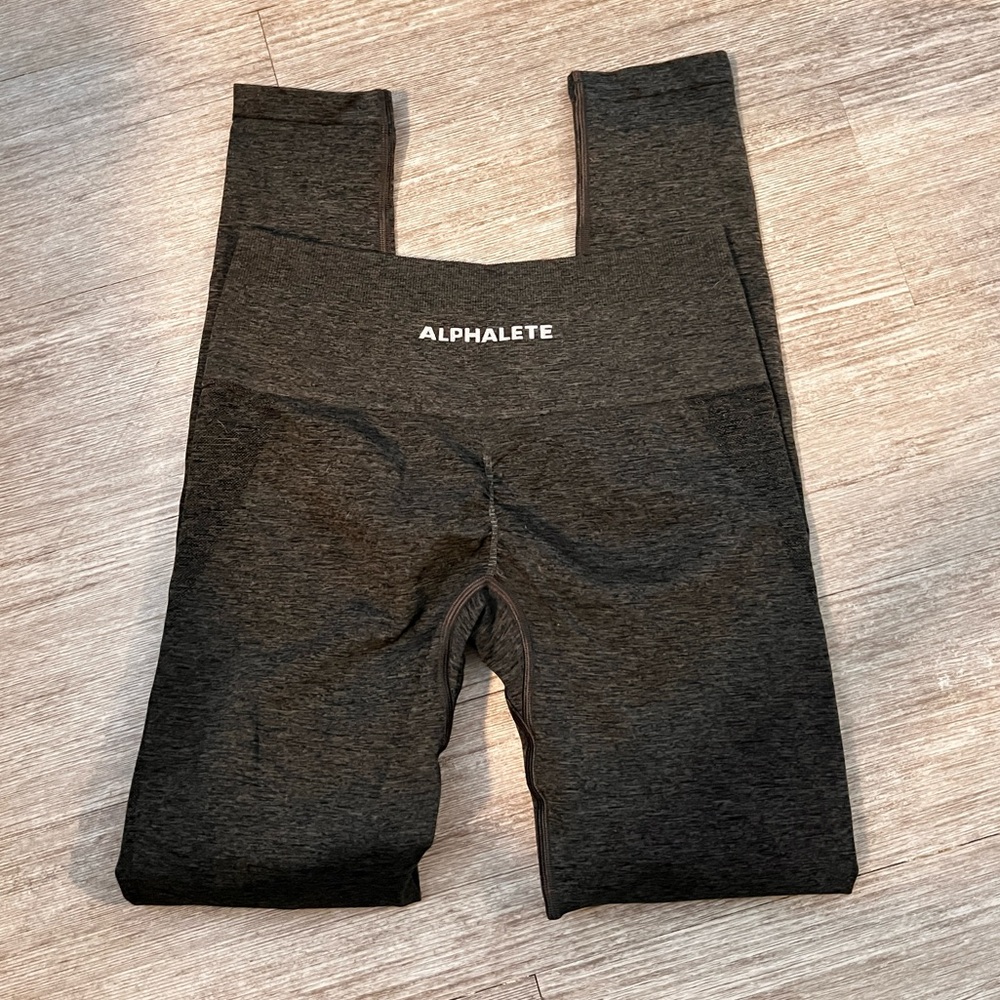 ALPHALETE AMPLIFY LEGGING